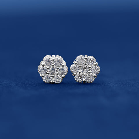 Boucles d'oreilles en moissinite groupée en or blanc 10 carats