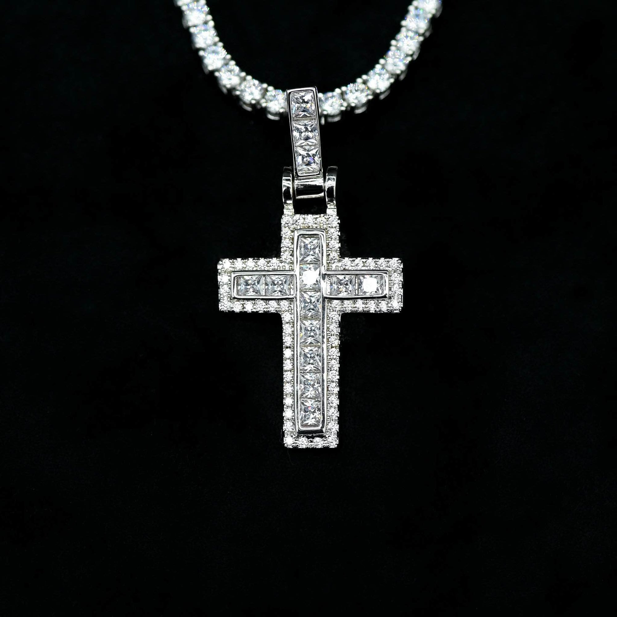 Gold Presidents Diamond Cross Pendant White Gold / 18" Rope Chain - 2mm Iced Emerald Cross