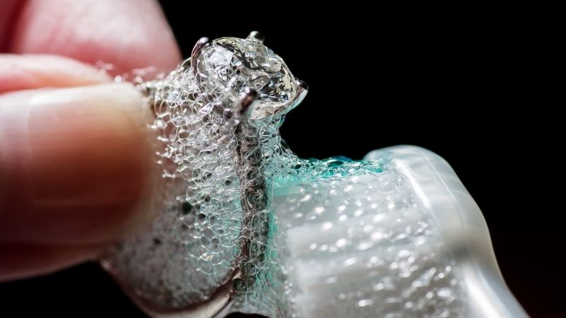 The Dos and Don’ts of Diamond Cleaning