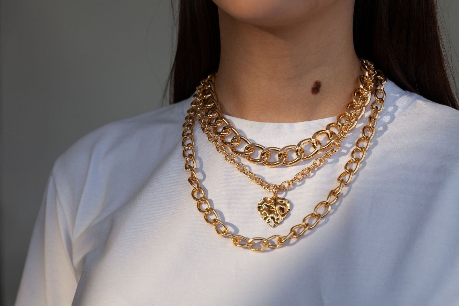 Clever Ways To Layer Gold Chains - Pres