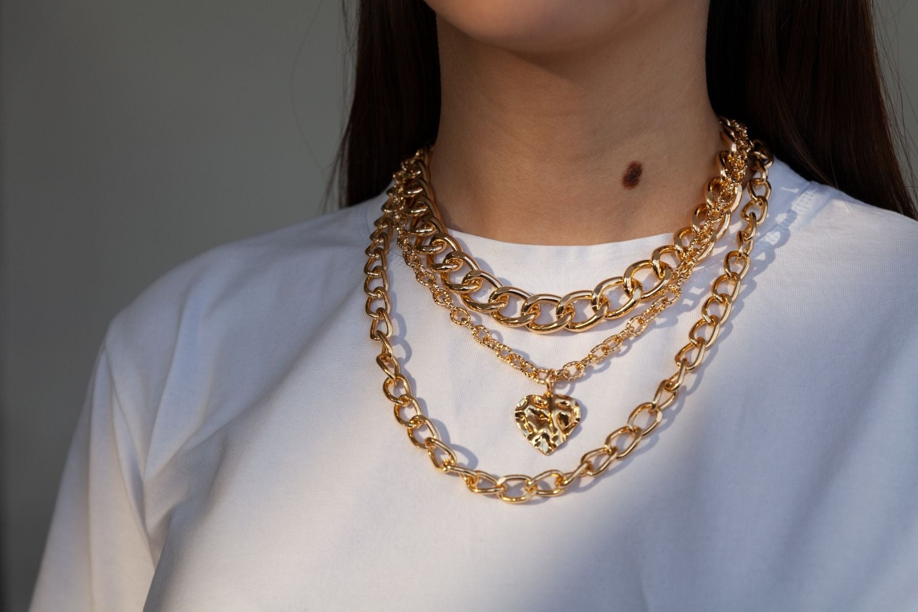 Clever Ways To Layer Gold Chains