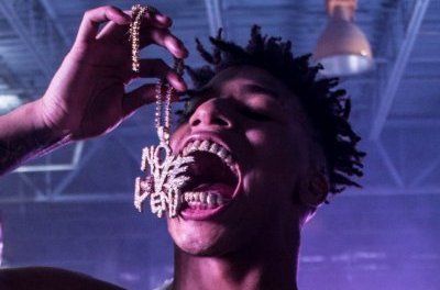 NLE Choppa shows off his Jewelry
