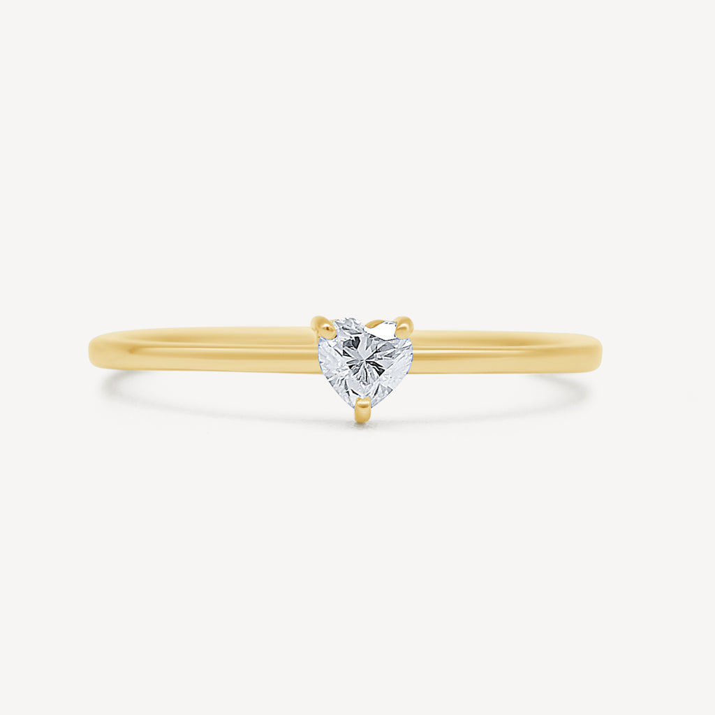 Anillo de compromiso de diamantes con forma de corazón de una sola banda de oro de 10 k