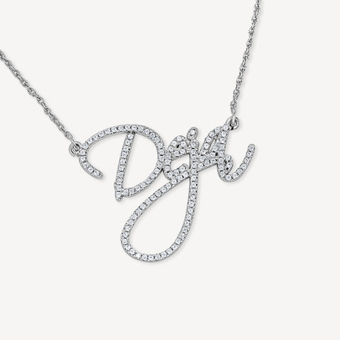 Colgante con nombre cursivo personalizado para mujer