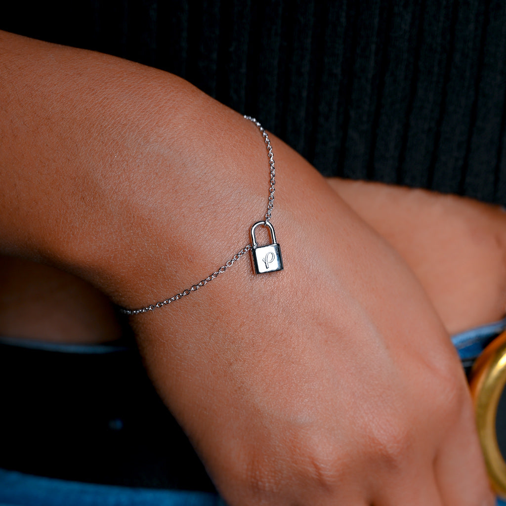 Pulsera con candado de plata